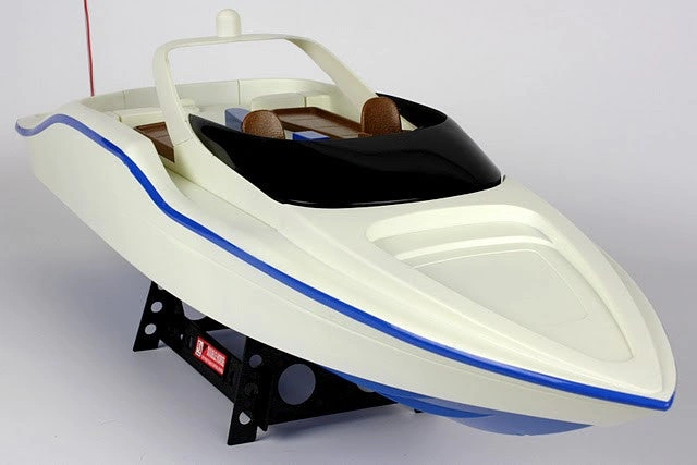 Unleash the Speed RC Racing Boat Thrilling Water Action Ready to Go